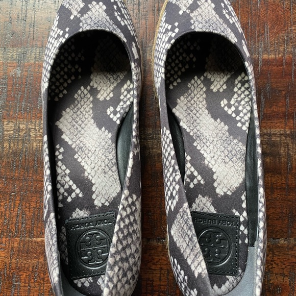NIB Tory Burch Heather Snake Print Espadrille Size 7 Firm Price No Offers Please - Picture 4 of 5